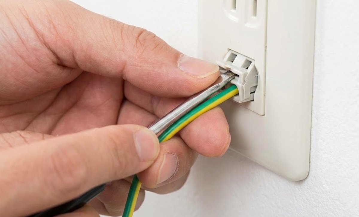 速結端子や差し込み式からアース線が抜けない時の対処